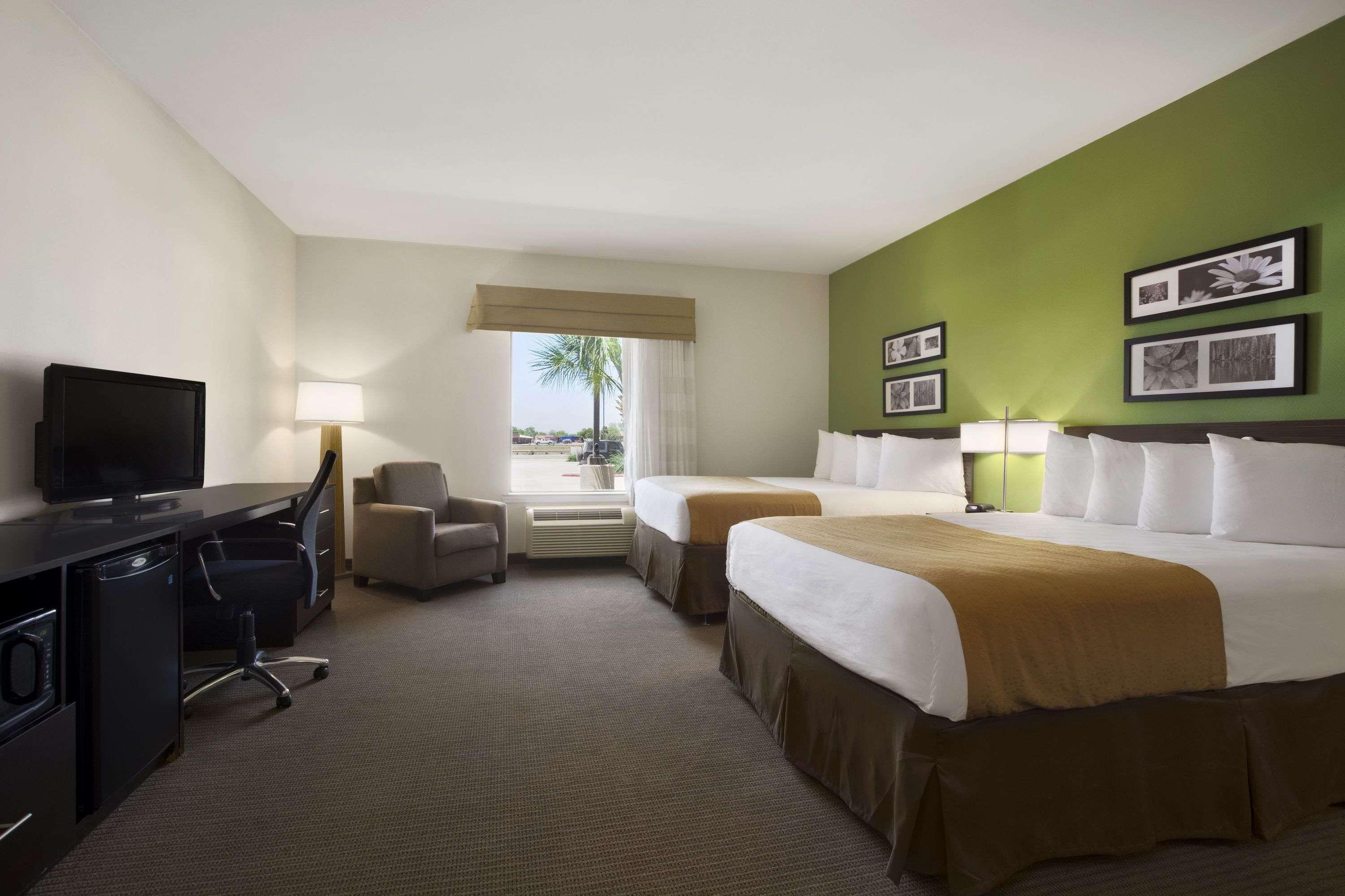 Petrostay Inn & Suites Cotulla Zewnętrze zdjęcie